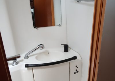 Lagoon 380 - Occasion - Le Marin - Navigation - Intérieur - Voile - Salle de Bain