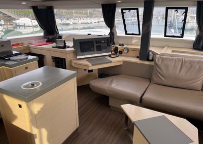 Fountaine Pajot Saona 47 - Occasion - La Rochelle - Navigation - Intérieur - Voile - Carré