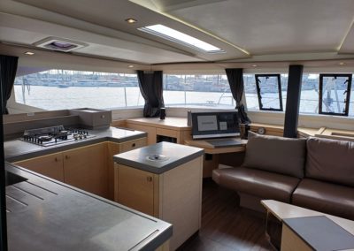 Fountaine Pajot Saona 47 - Occasion - La Rochelle - Navigation - intérieur - Voile - Coque