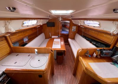 Bavaria 30 Cruiser - 2006 - Neo Marine - Intérieur - Carré - Voile - Navigation - Salon