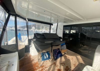 Lagoon 50 d'occasion chez Neo Marine, au mouillage